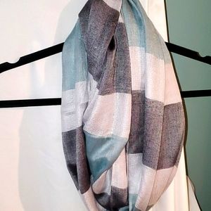 Infinity scarf